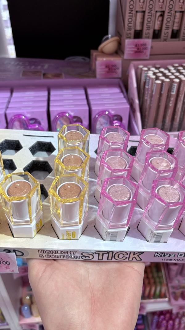 Iluminador y Contorno En Barra Kiss Beauty