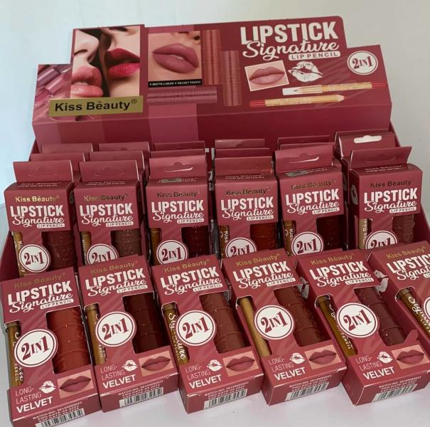 Labial En Barra Y Delineador Kiss Beauty